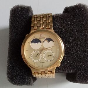 Seiko 7F18-7009 Moon Phase Gold Tone Quartz Day Date Vintage Watch